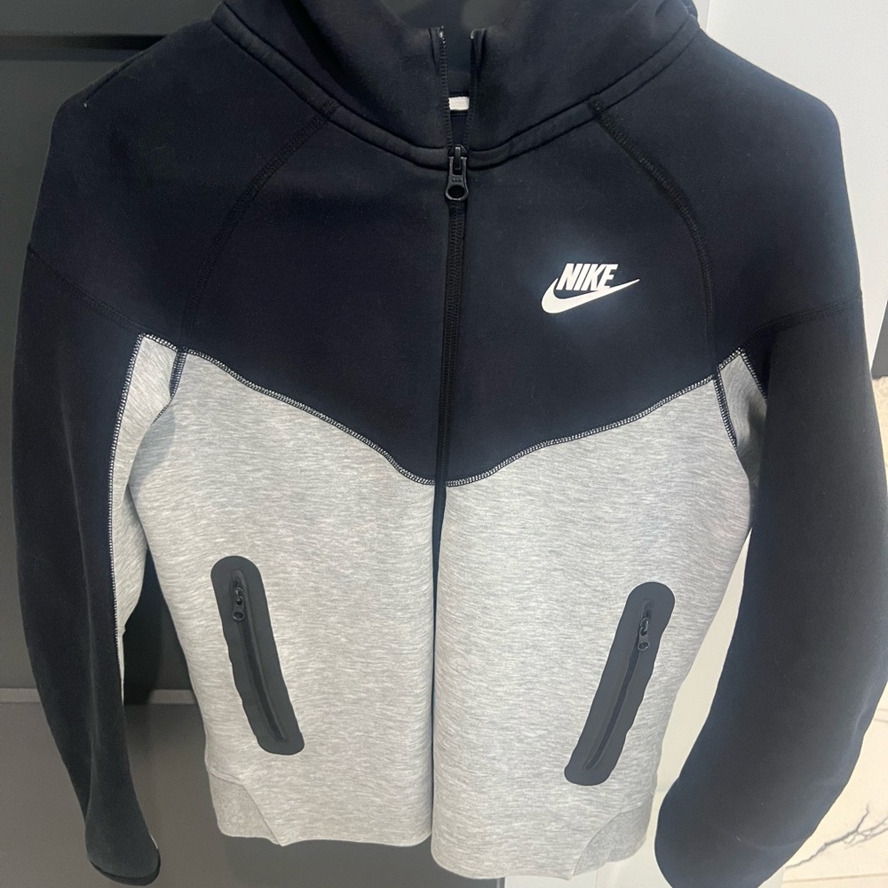 Nike Tech youth Kids Two-Tone Jacket - Black and Gray